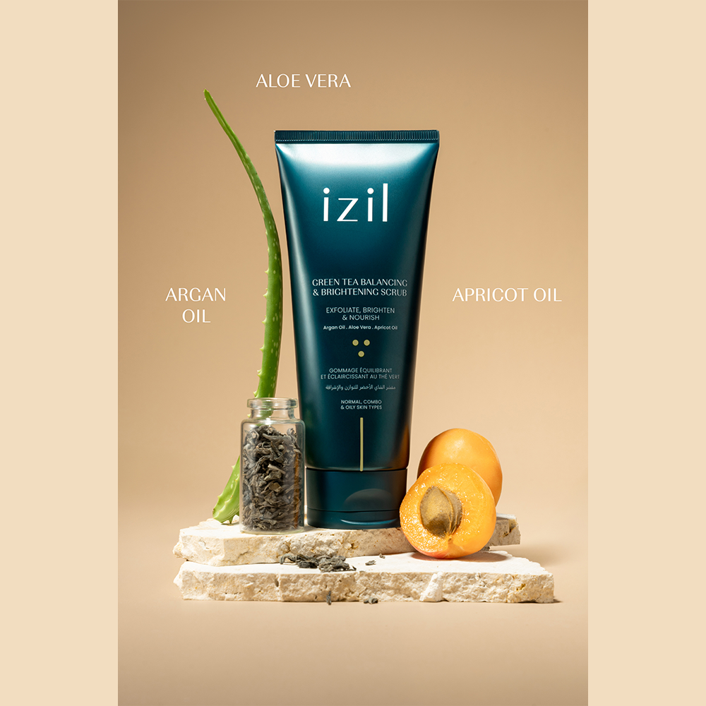 Izil Beauty Green Tea Balancing & Brightening Scrub 220g