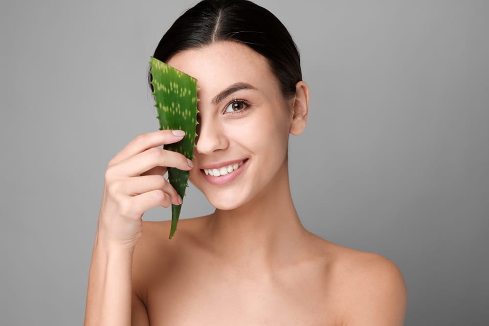 How You Can Get Glowing Skin With Aloe Vera