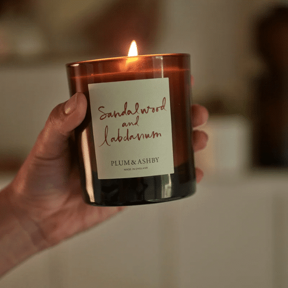 Plum &amp; Ashby Sandalwood &amp; Labdanum Candle 220g