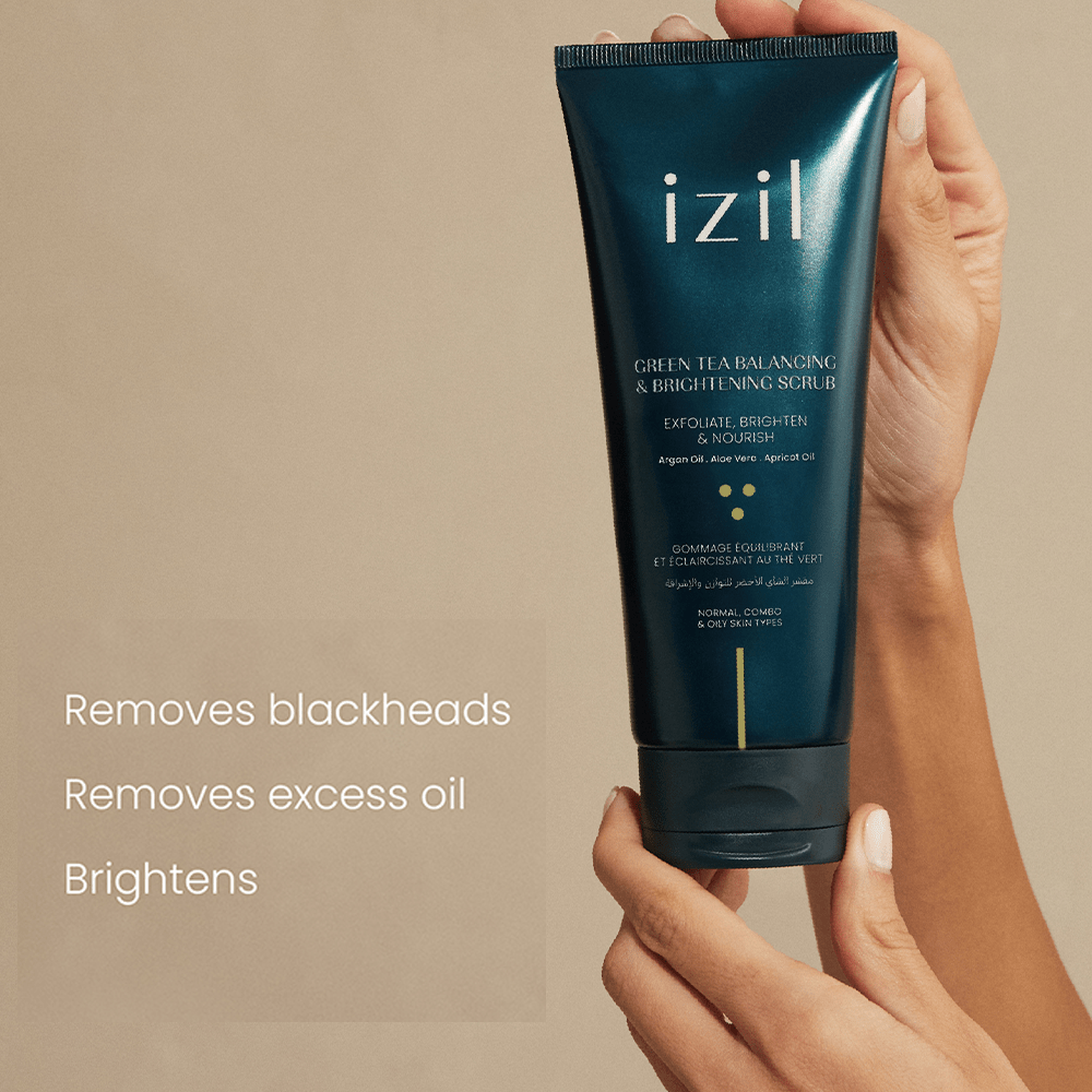 Izil Beauty Green Tea Balancing &amp; Brightening Scrub 220g - Beauty Tribe