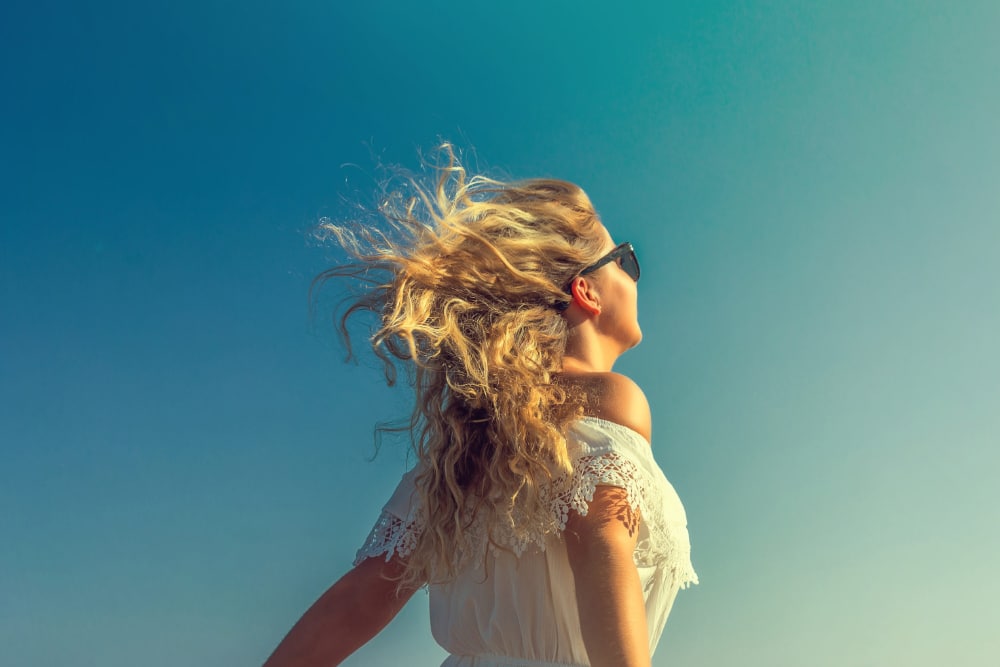 9 نصائح لحماية شعرك من شمس الصيف